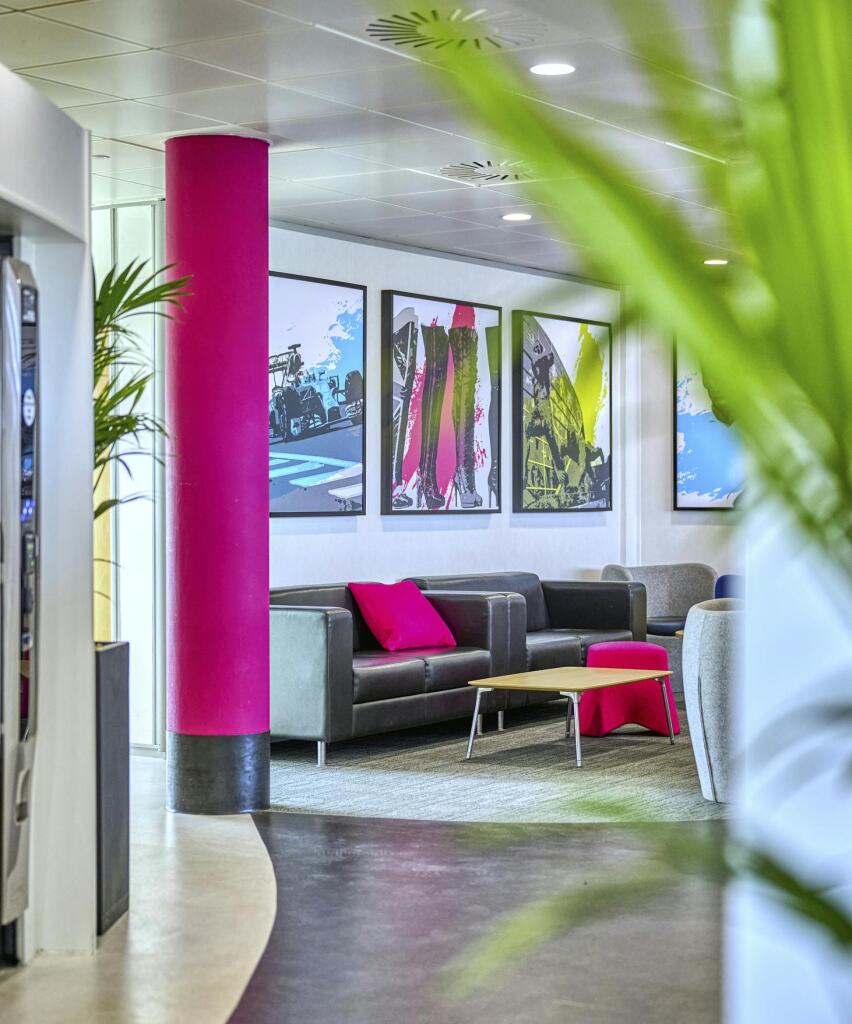 The Lakes Business Park Reception 1.jpg