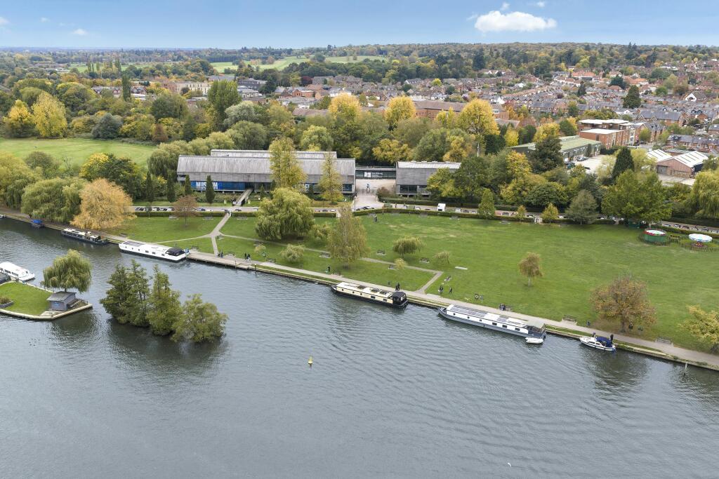 IW171025DL015 SKY_brighter river.jpg