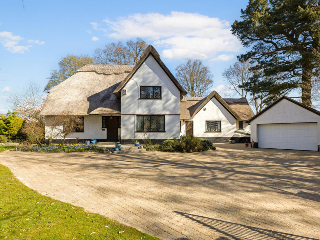 Main image of property: Holywell Road, Dunstable, LU6