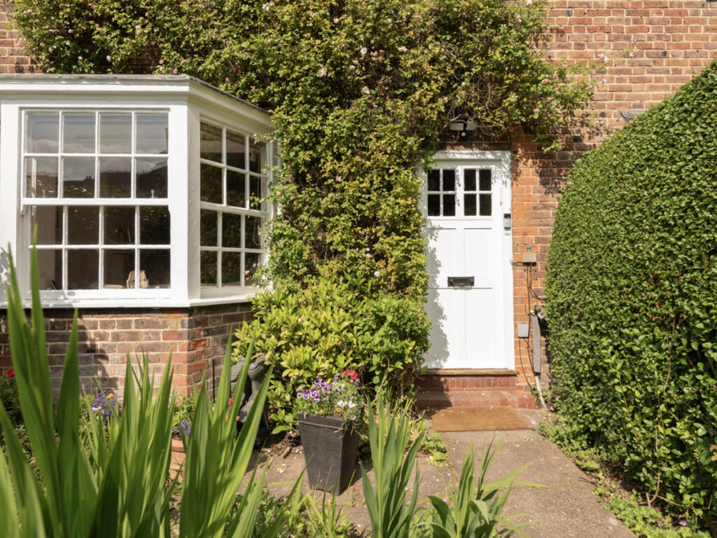 Main image of property: Corringway, London, NW11