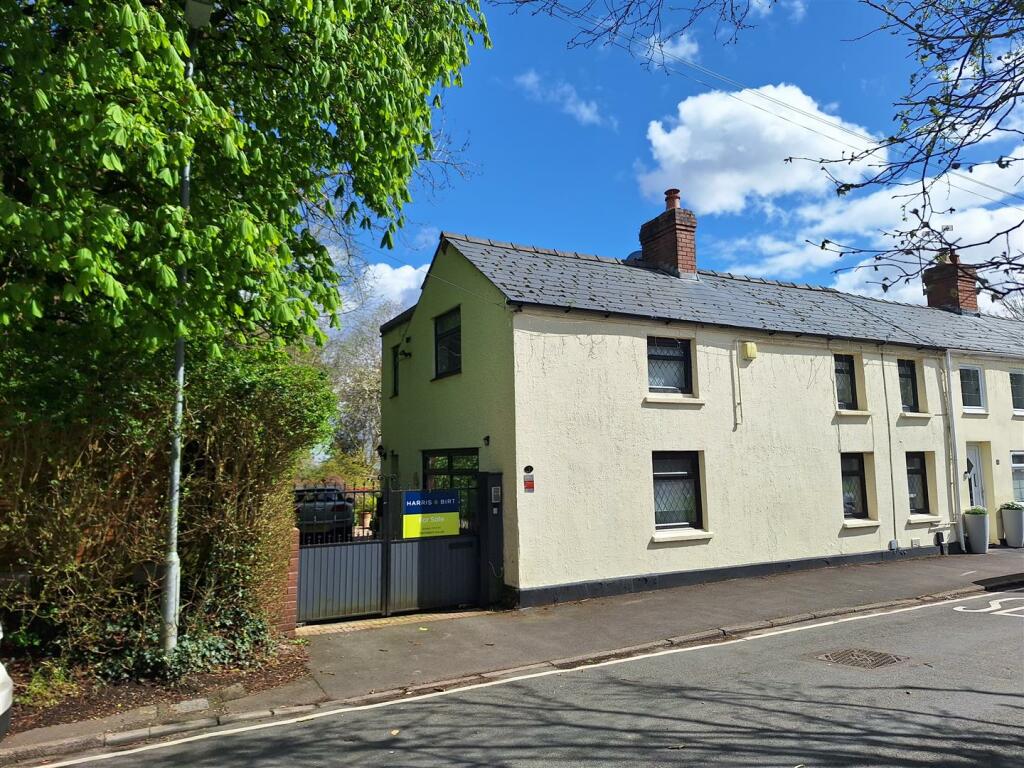 3 bedroom cottage for sale in Chapel Row, Old St Mellons, Cardiff, CF3