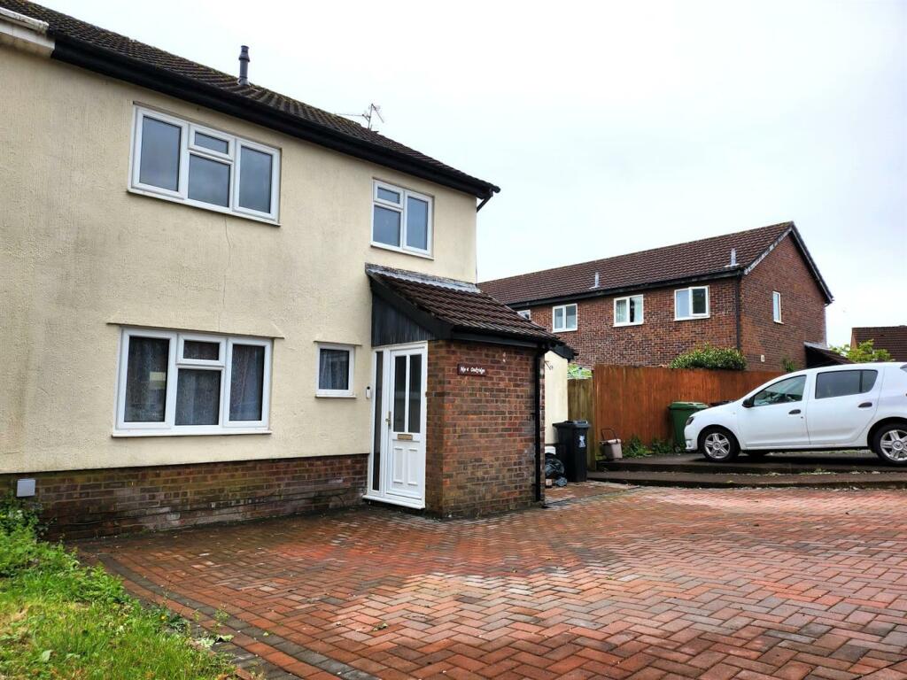 3 bedroom semidetached house for sale in Oakridge, Thornhill, Cardiff