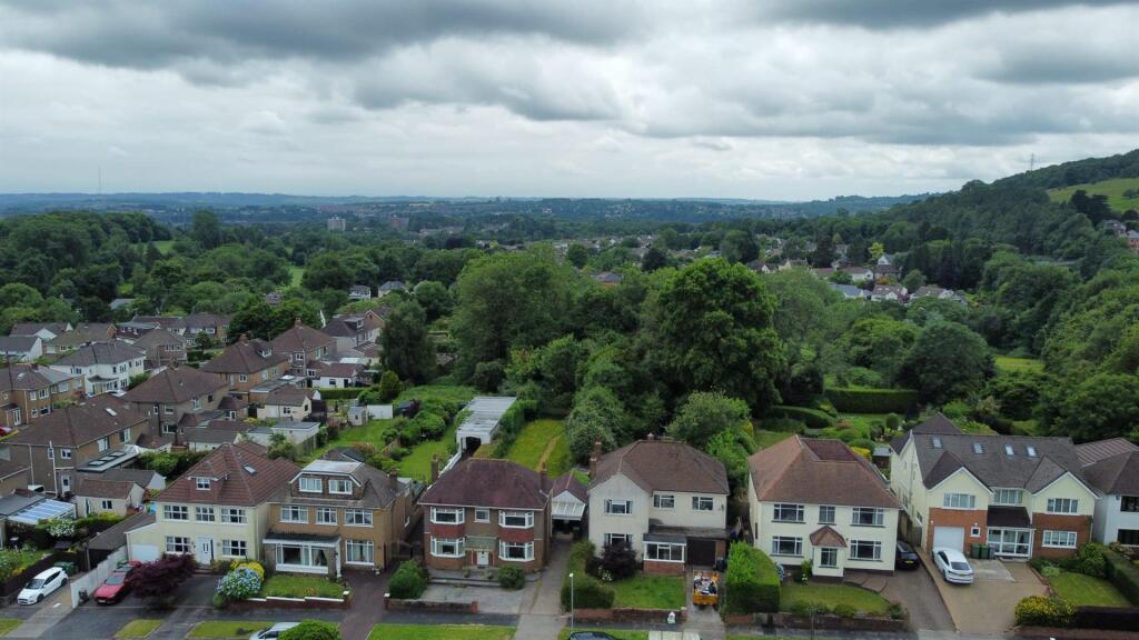 Main image of property: Clos-Yr-Bryn, Rhiwbina, Cardiff