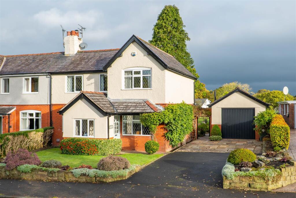 Main image of property: The Straits, Hoghton, Preston
