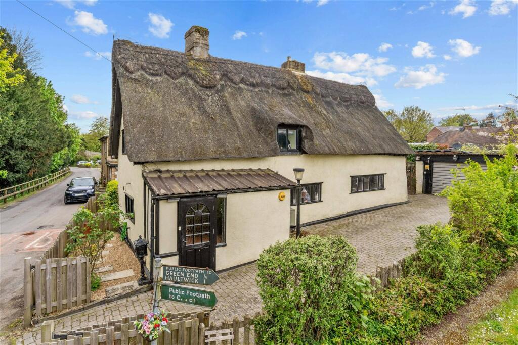 3 bedroom cottage for sale in Thatched Cottage, Munden Road, Dane End