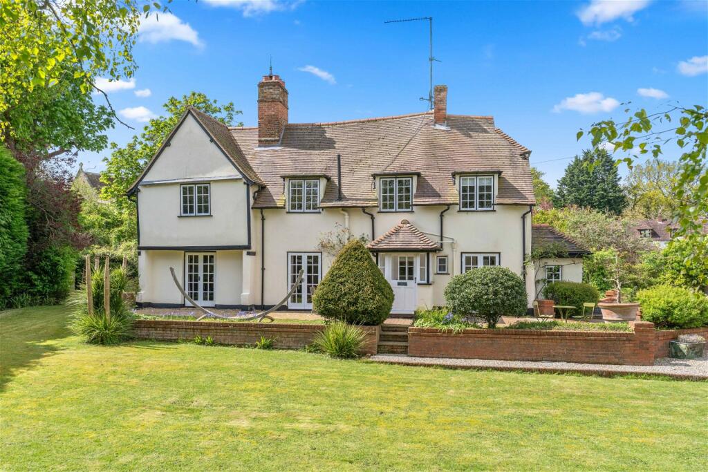 5 bedroom detached house for sale in Bowling Green Farm, Cottered, Nr Buntingford, SG9