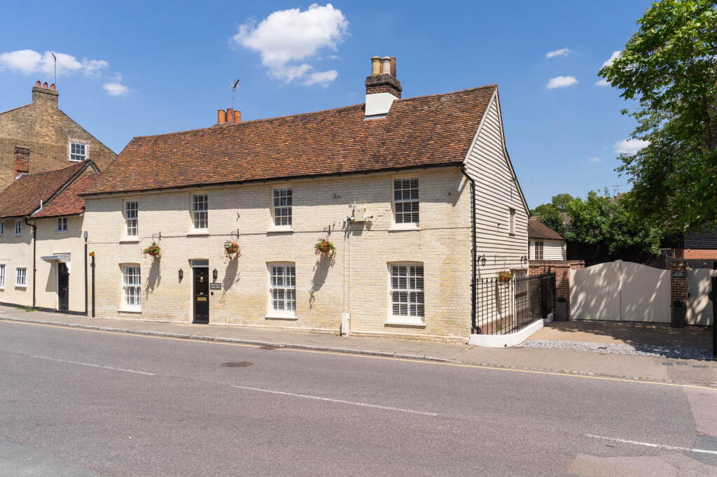 Main image of property: Aylott's House, High Street, Buntingford, SG9