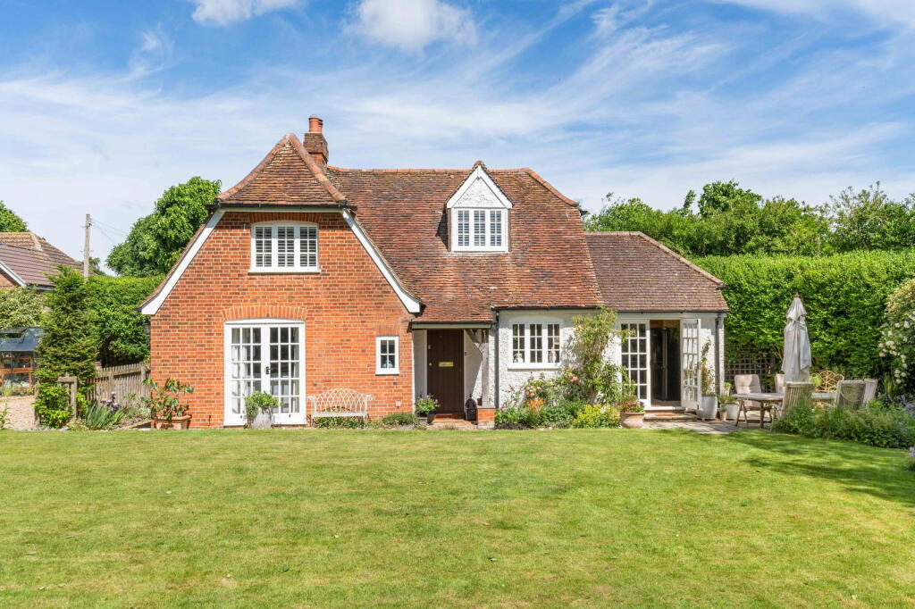Main image of property: The Hoppits, Puckeridge, SG11