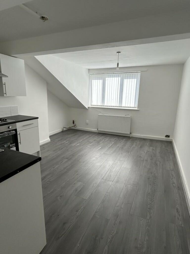 2 bedroom flat for rent in Windsor Road, Tuebrook, Liverpool, L13