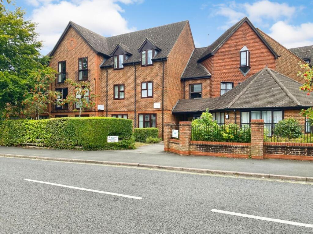 Main image of property: 34 Pinewood Court, Fleet, Hampshire, GU51 3BG