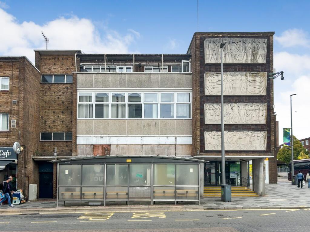 Main image of property: 6 Bridge Street, Hemel Hempstead, Hertfordshire, HP1 1EF