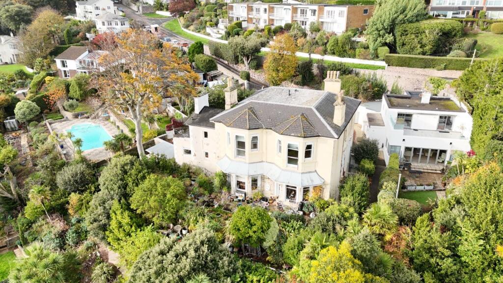 Main image of property: Flat 2 Glen Andred, Lincombe Drive, Torquay, Devon, TQ1 2LP