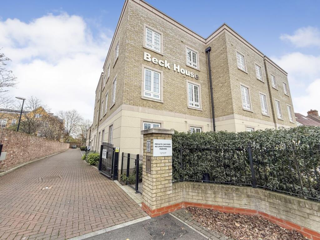 Main image of property: Flat 9 Beck House, 174 Twickenham Road, Isleworth, Middlesex, TW7 7DJ