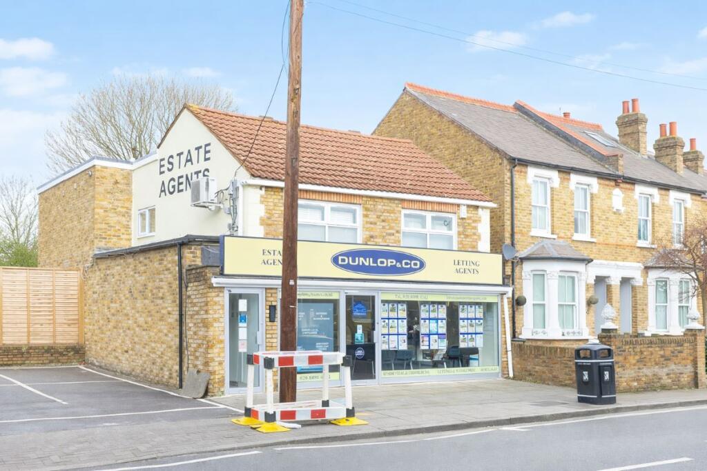 Main image of property: 122 Nelson Road, Whitton, Twickenham, Middlesex, TW2 7AY