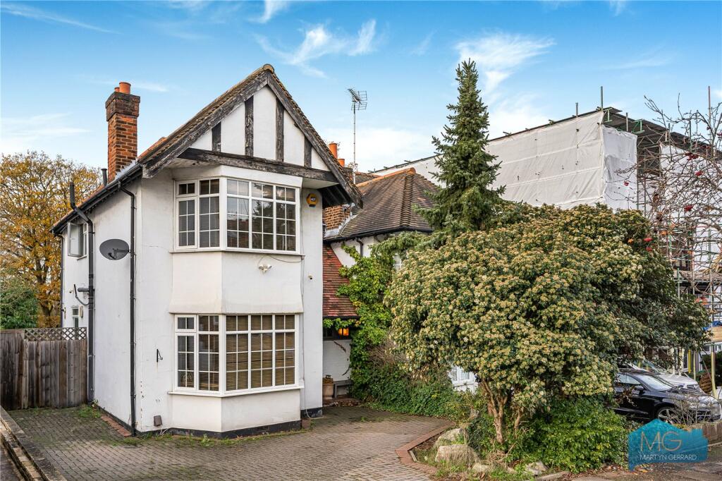Main image of property: Hoodcote Gardens, London, N21