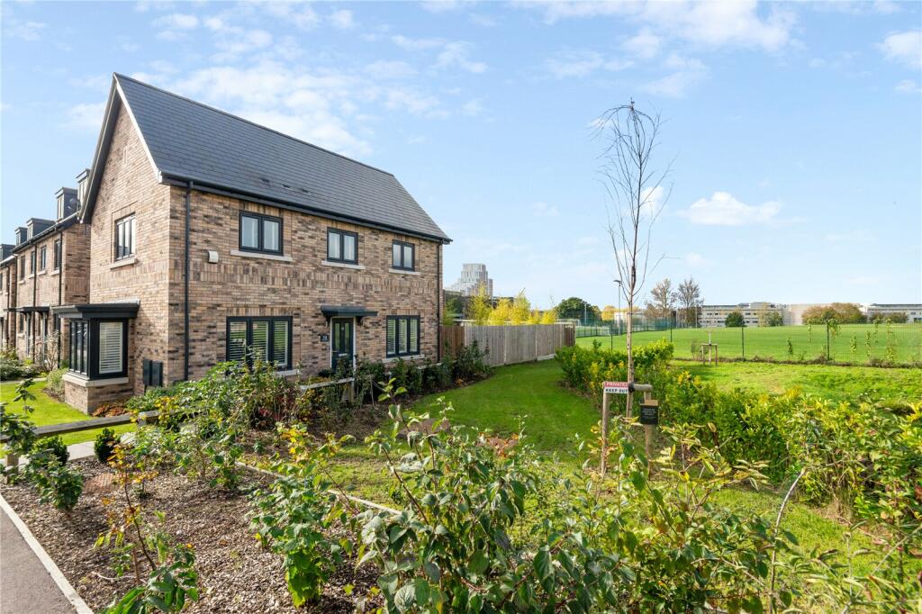 3 bedroom detached house for sale in Hurley Drive, Bracknell, Berkshire