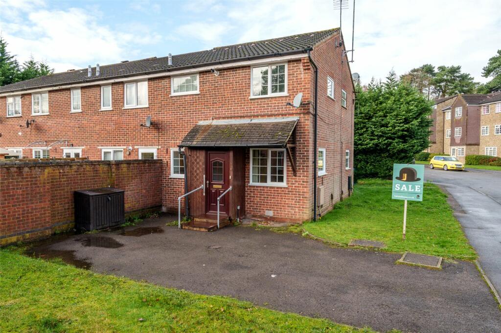 1 bedroom end of terrace house for sale in Crofton Close, Bracknell