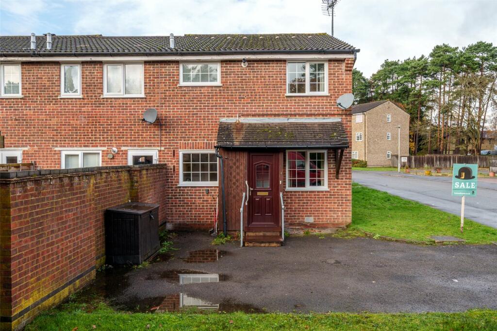 1 bedroom end of terrace house for sale in Crofton Close, Bracknell