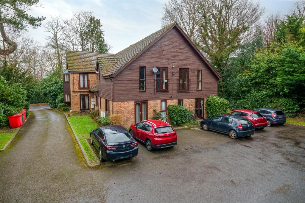 1 bedroom apartment for sale in Crowthorne Road, Bracknell, Berkshire, RG12