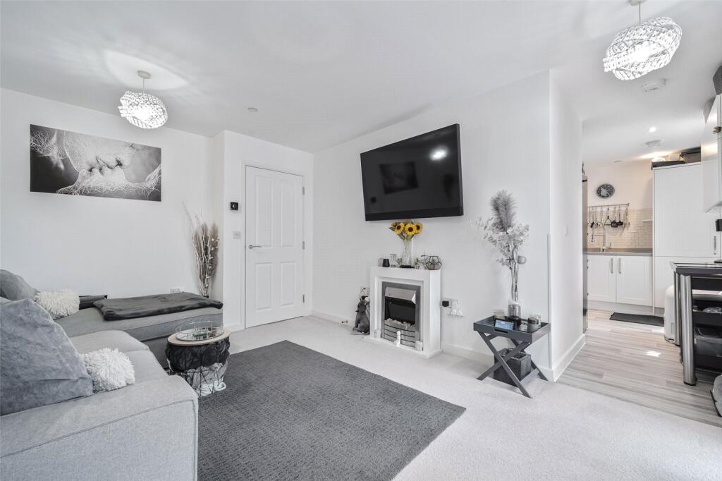 Main image of property: Newlands Place, Bracknell, Berkshire, RG12