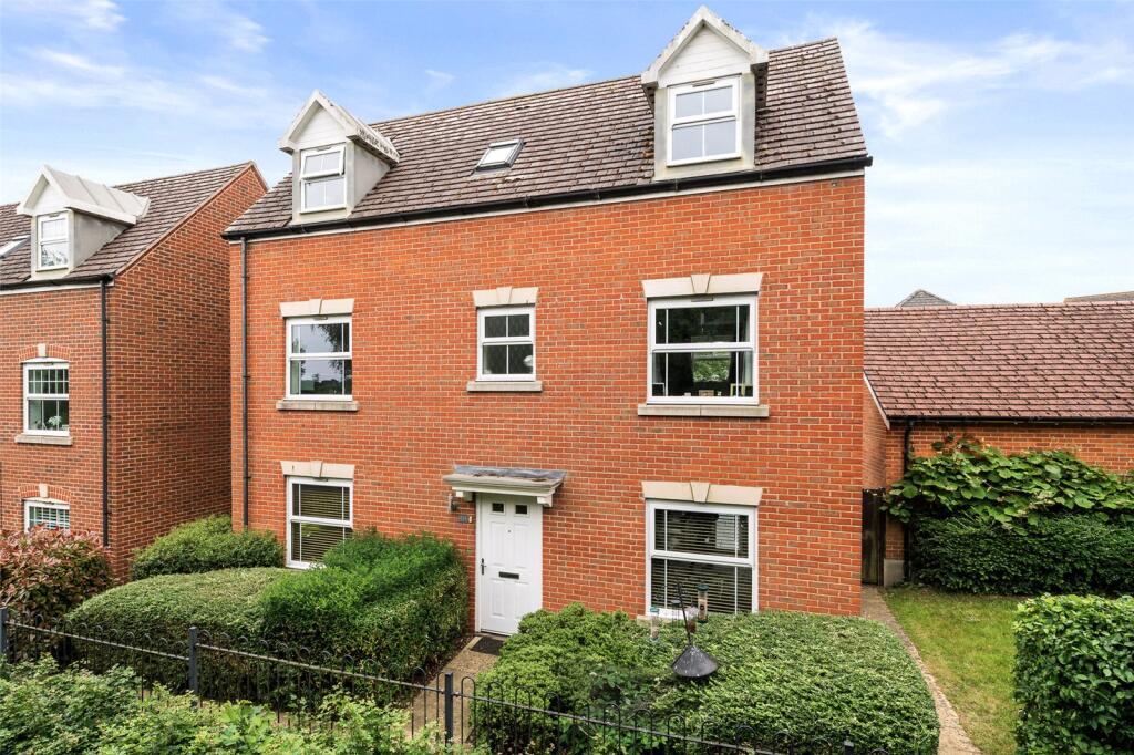 Main image of property: Blackbird Place, Bracknell, Berkshire, RG12
