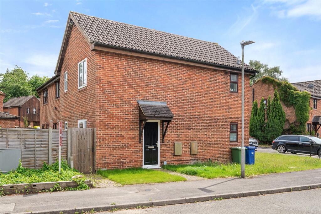 Main image of property: Pewsey Vale, Bracknell, Berkshire, RG12