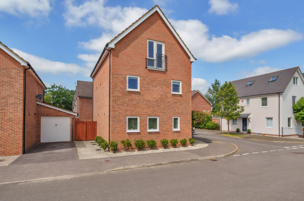 Main image of property: Hastings View, Bracknell, Berkshire, RG12