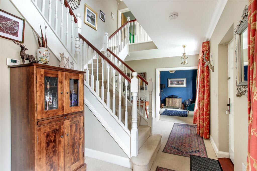 6 bedroom detached house for sale in Fitzwalter Meadow, Goodnestone, Nr