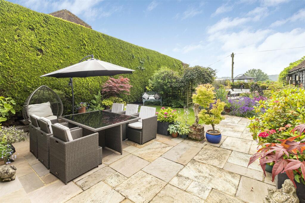 Additional property image - Walnut Tree Lane, Westbere, Nr Canterbury, CT2