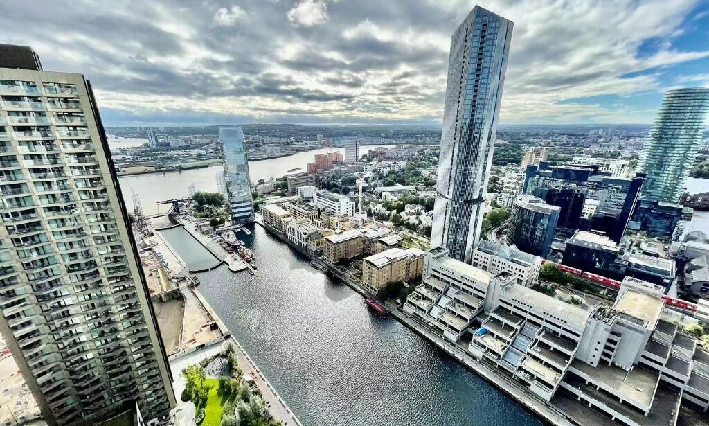 Studio flat for sale in Park Drive, London, E14