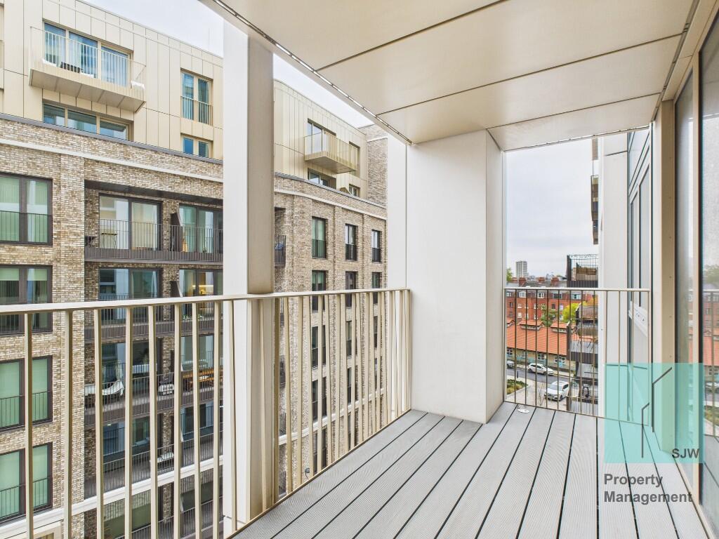 Main image of property: Cendal Crescent, London, E1