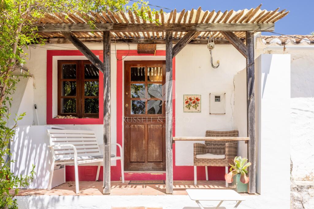 Main image of property: Algarve, Santo Estêvão