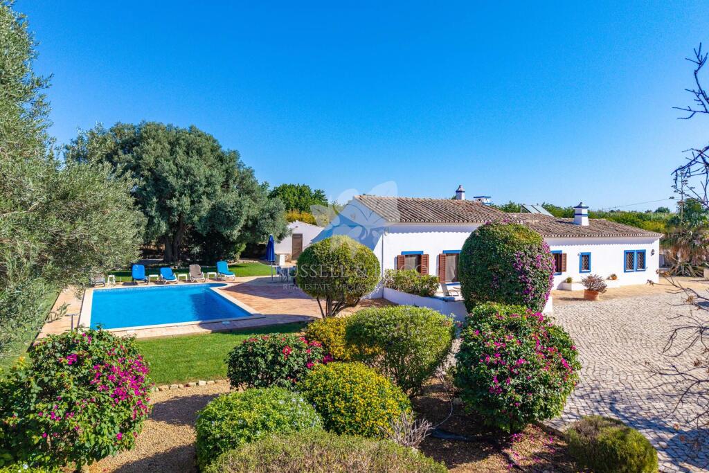 Main image of property: Algarve, Moncarapacho