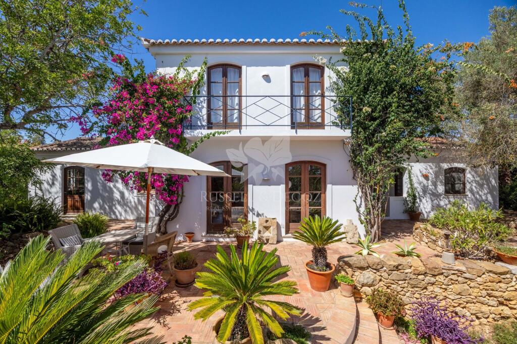 Main image of property: Algarve, Santo Estêvão