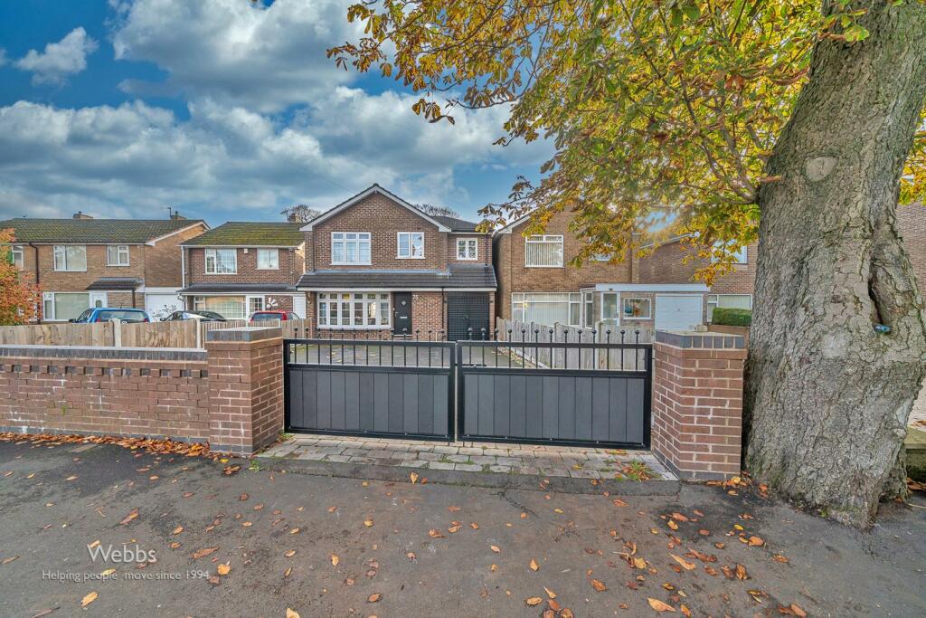 4 bedroom detached house for sale in Mill Road, Pelsall, Walsall, WS4