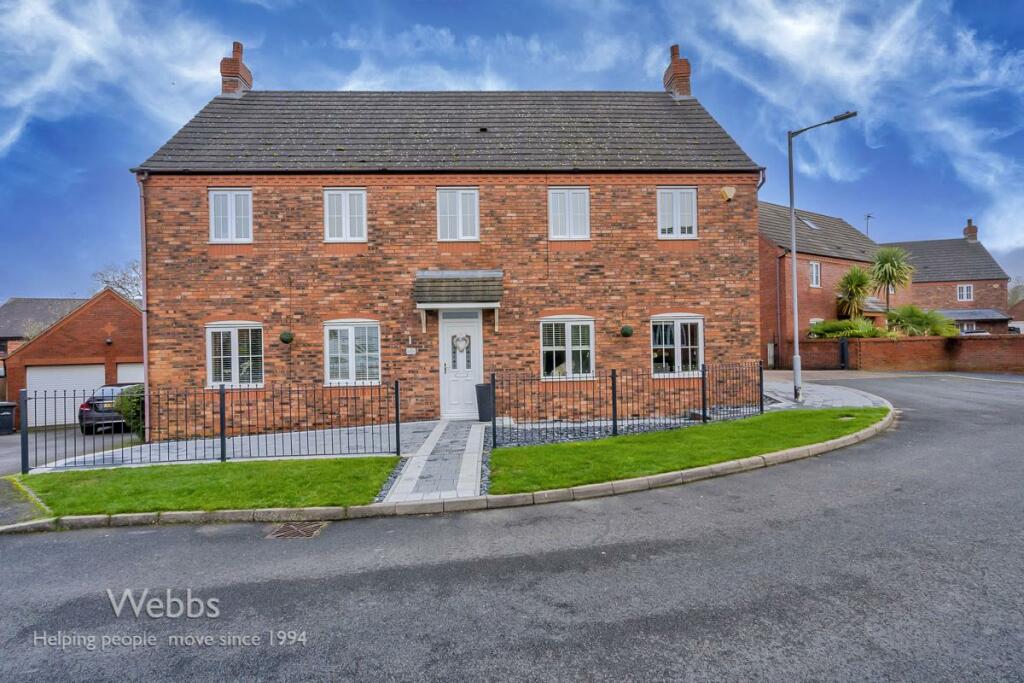 5 bedroom detached house for sale in Middleton Close, Hammerwich, Burntwood, WS7