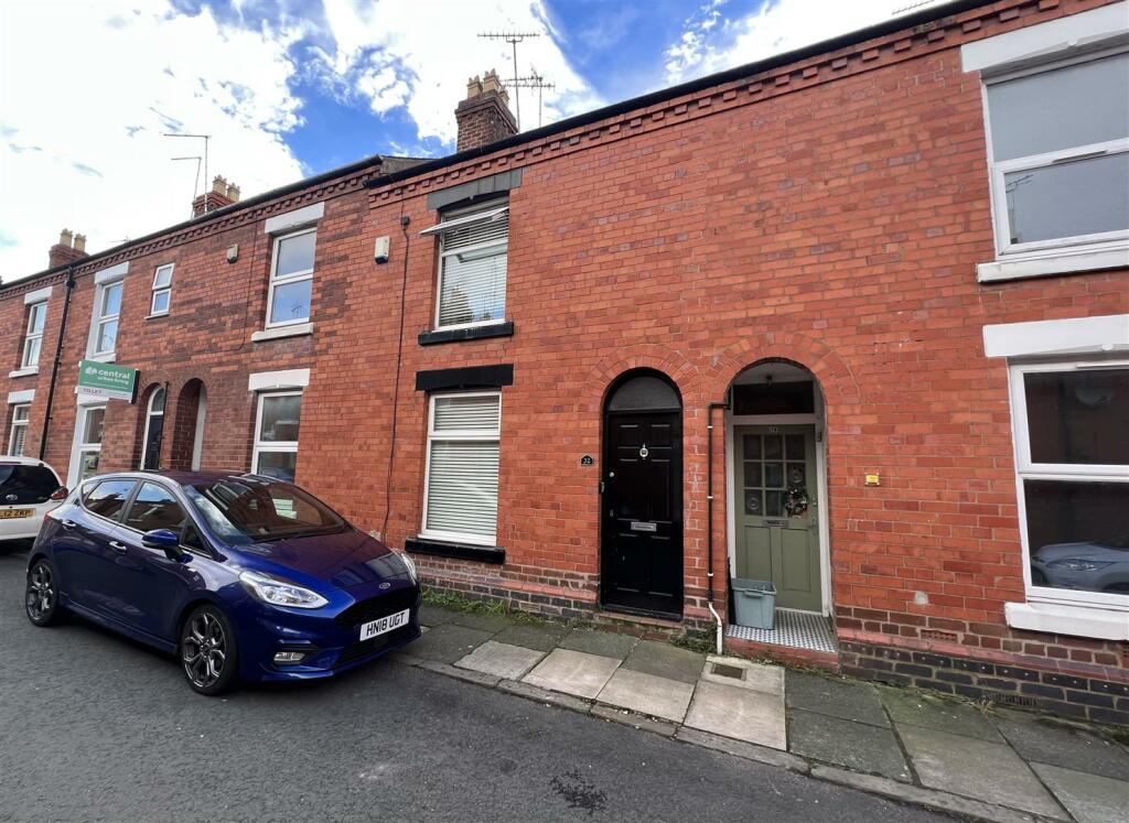 3 bedroom terraced house for sale in Vernon Road, Chester, CH1