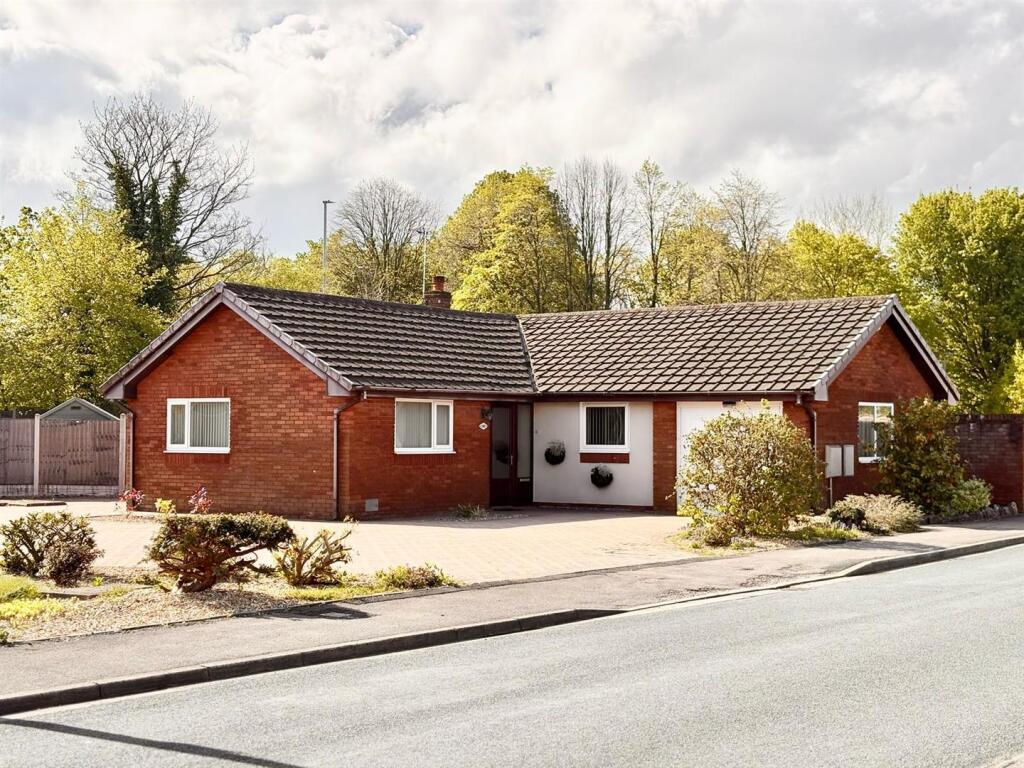 Main image of property: The Avenue, Ingol, Preston