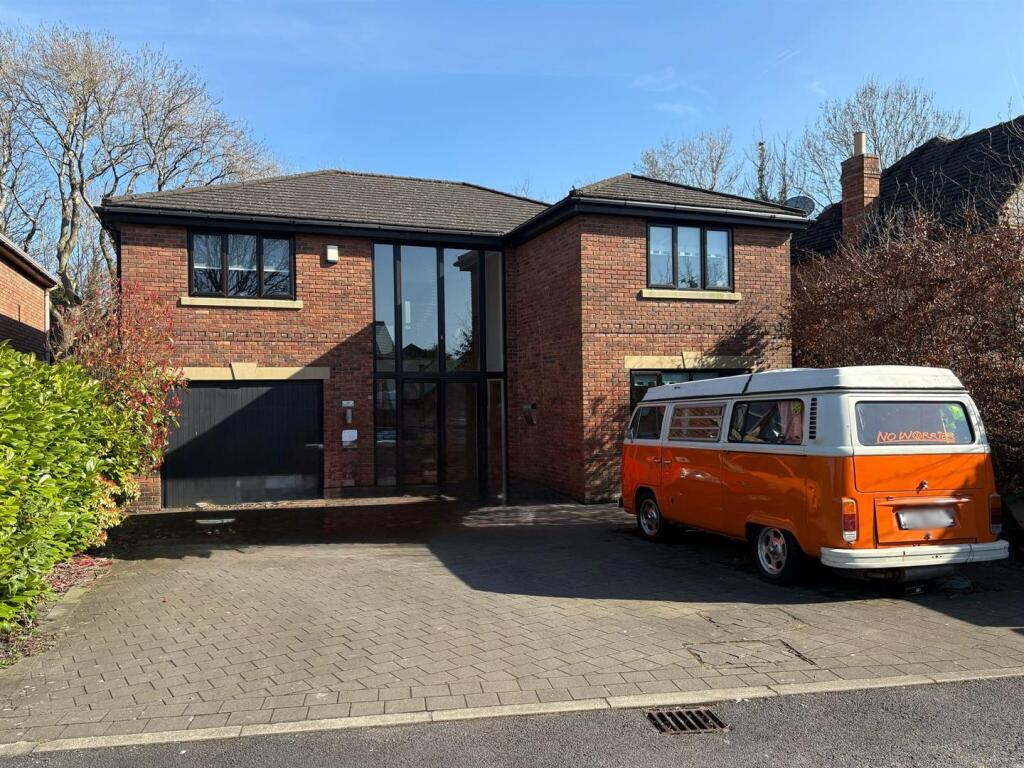 Main image of property: Woodfold, Penwortham, Preston