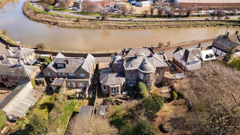 5 bedroom semidetached house for sale in North Brink, Wisbech, PE13