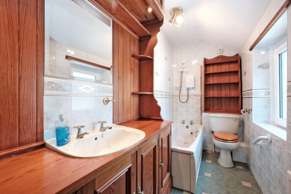 Additional property image - 110 Irvine Place, Aberdeen, AB10 6HB