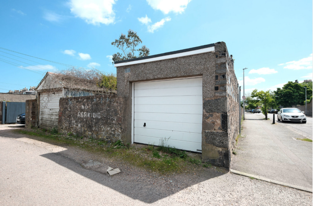 Additional property image - 110 Irvine Place, Aberdeen, AB10 6HB