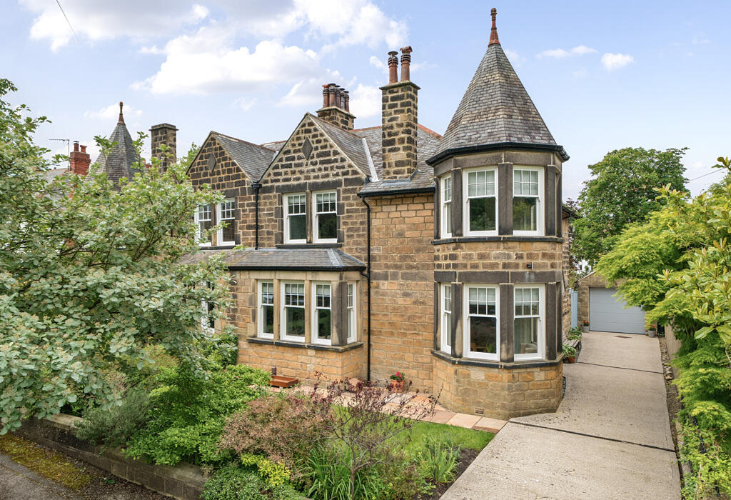4 bedroom semidetached house for sale in Vernon Road, Harrogate, North
