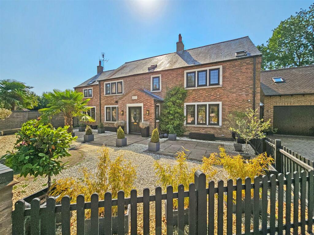 Main image of property: Oak Tree Close, Bleasby, Nottingham