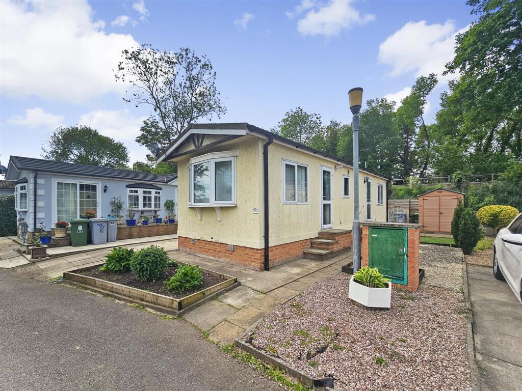 Main image of property: Riverdale Park, Gunthorpe, Nottingham