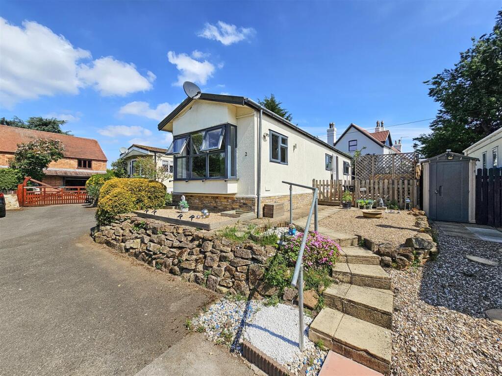 Main image of property: Riverdale Park, Gunthorpe, Nottingham