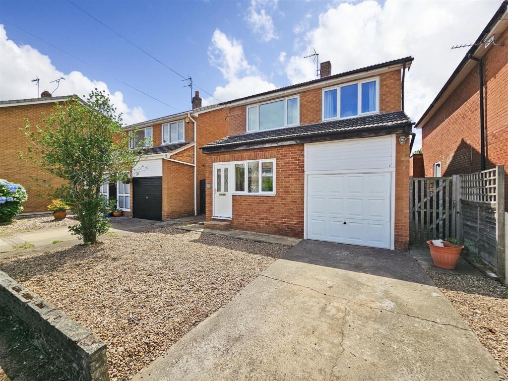 Main image of property: Thorpe Lea, Gunthorpe, Nottingham