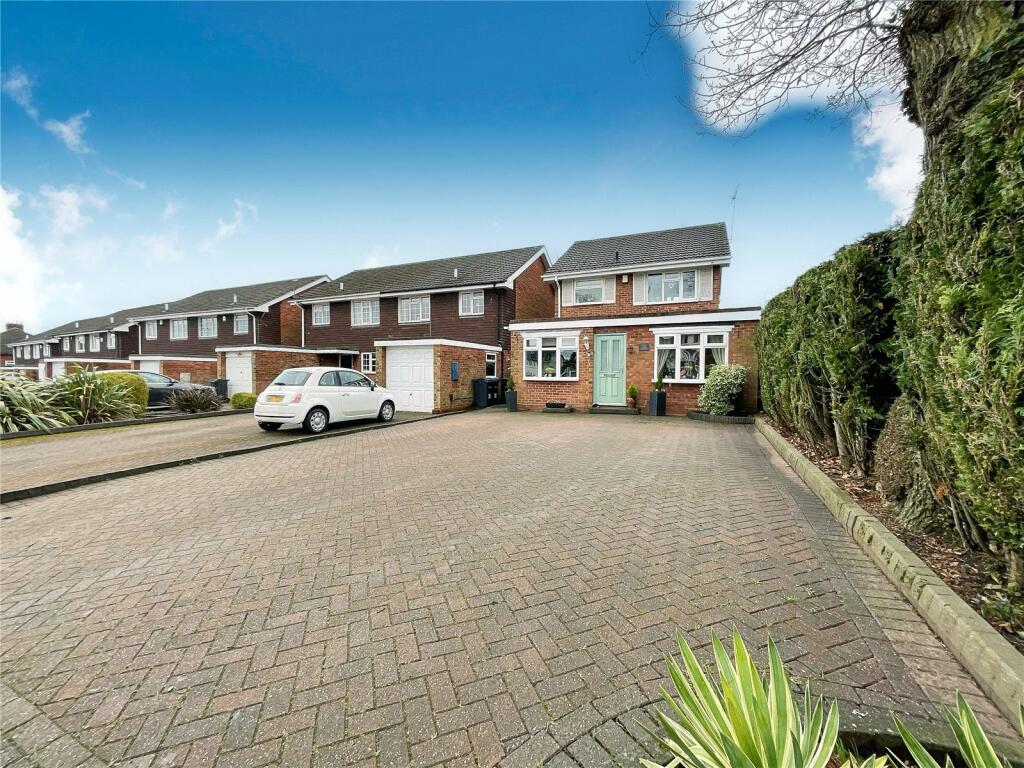 3 bedroom detached house for sale in Reddicap Heath Road, Sutton Coldfield, West Midlands, B75