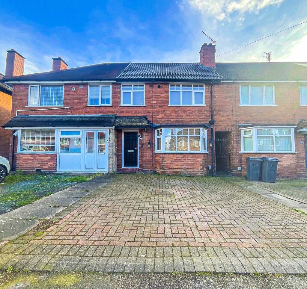 3 bedroom terraced house for sale in Ringinglow Road, Birmingham, West
