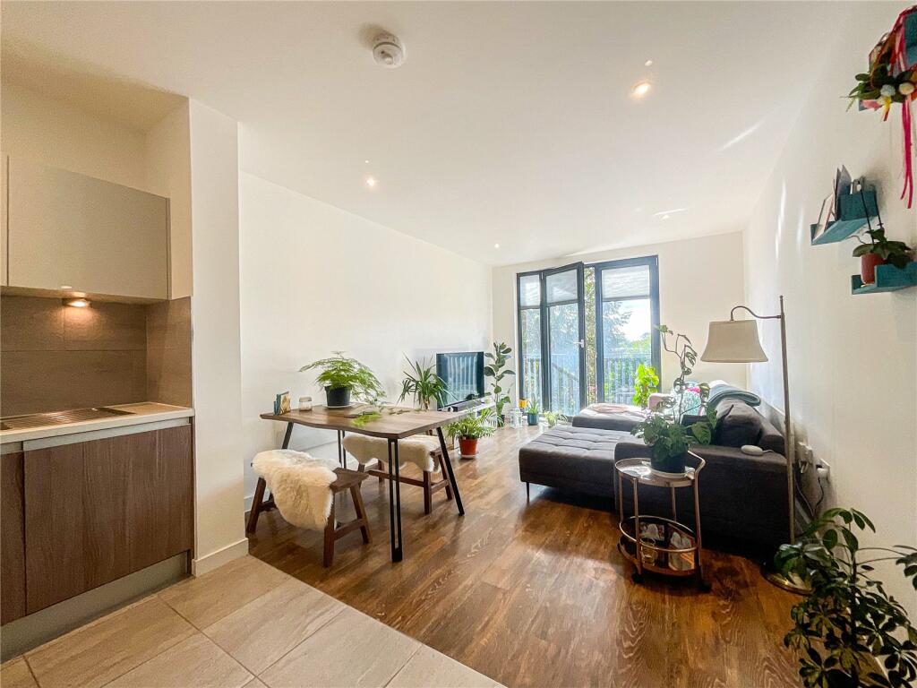 Additional property image - King Edwards Square, Sutton Coldfield, West Midlands, B73